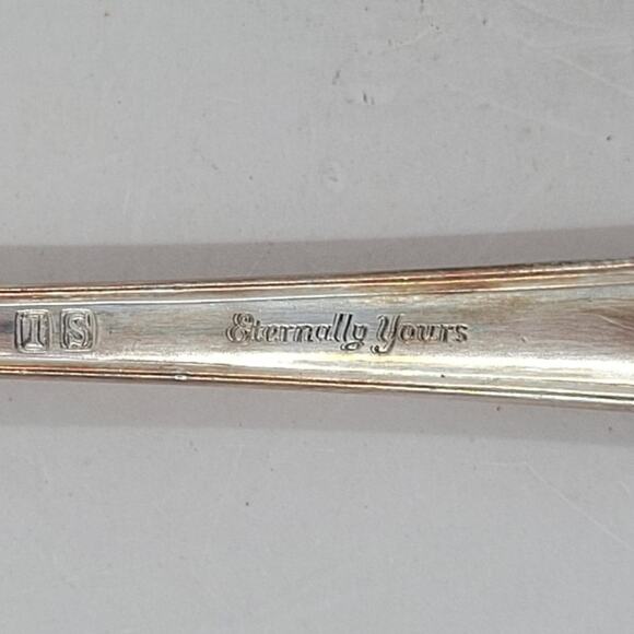 Rogers Brothers Silverplate Eternally Yours Coquette Pierced Tomato Server - Picture 4 of 10